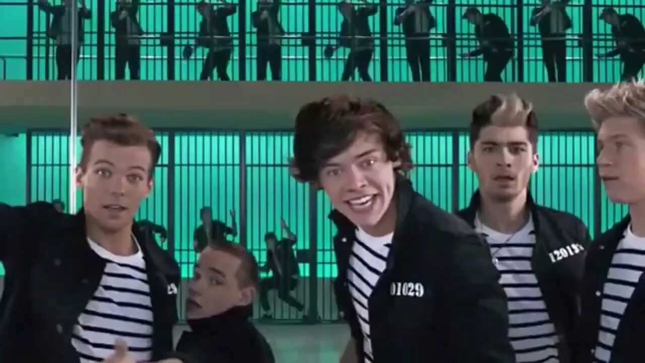And i like it nice and hot. One direction kiss you. группа and one. one direction fans. one undeillion.