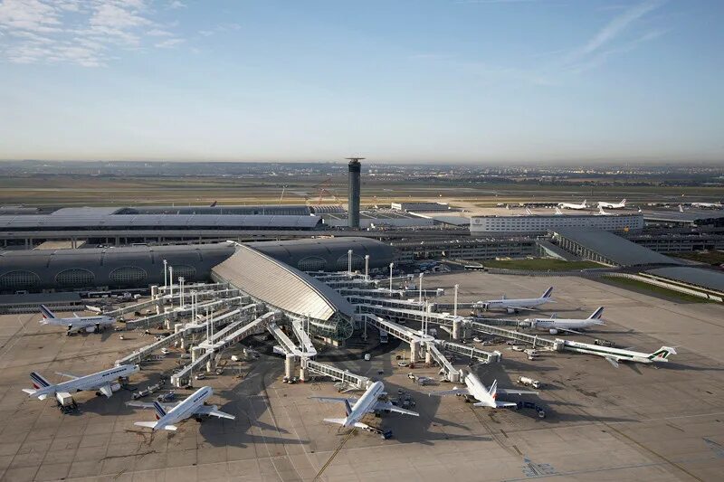 Roissy. Running track at Charles de Gaulle Airport. Аэропорт париж вылет