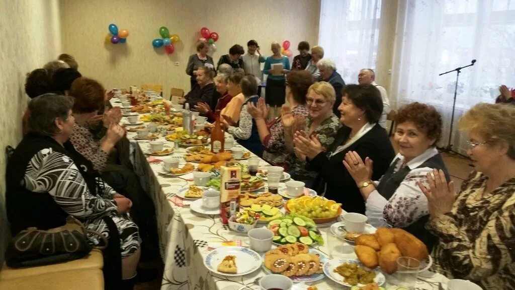 Работник и работодатель. Поощрение сотрудников. Совет ветеранов курской аэс в курчатове. В гости к ветеранам. Совещание бизнесменов.