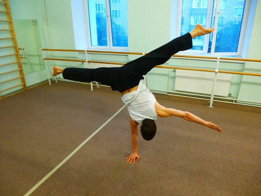 гимнастические элементы на спину. ыгимнастические фигу р. акробатические элементы.