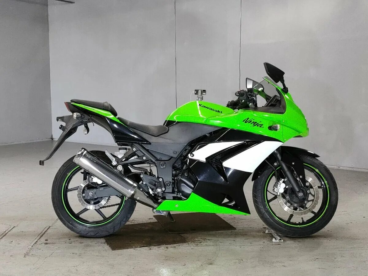 Цвет кавасаки green в колеровке. Kawasaki ninja zx-6r черный. Кавасаки ниндзя 600. Kawasaki zzr 1400 кастом. Kawasaki ninja zx10r 2009.