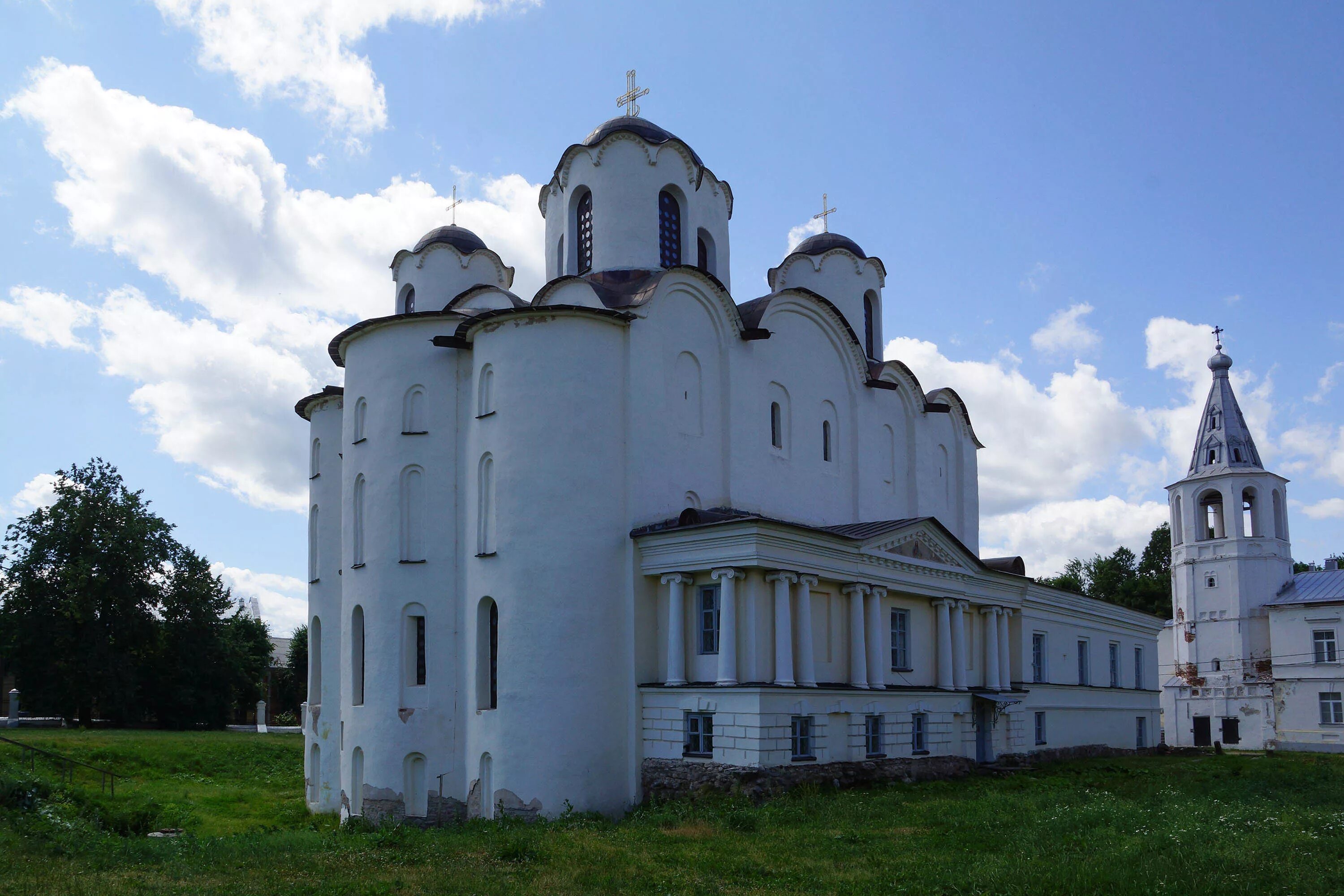 Церковь Георгия Ярославово Дворище. Церковь Святой Троицы (XIV В.) Великий Новгород.