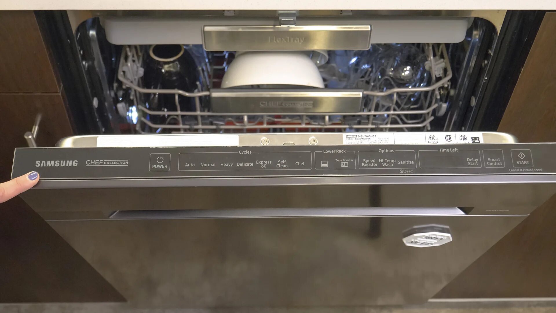 Почему открывается посудомоечная машина. Samsung посудомоечная машина DMS 400. Посудомоечная машина самсунг 14 порц. Панель управления на посудомоечной машине самсунг dw50h40. Посудомоечная машина самсунг Нижний режим.