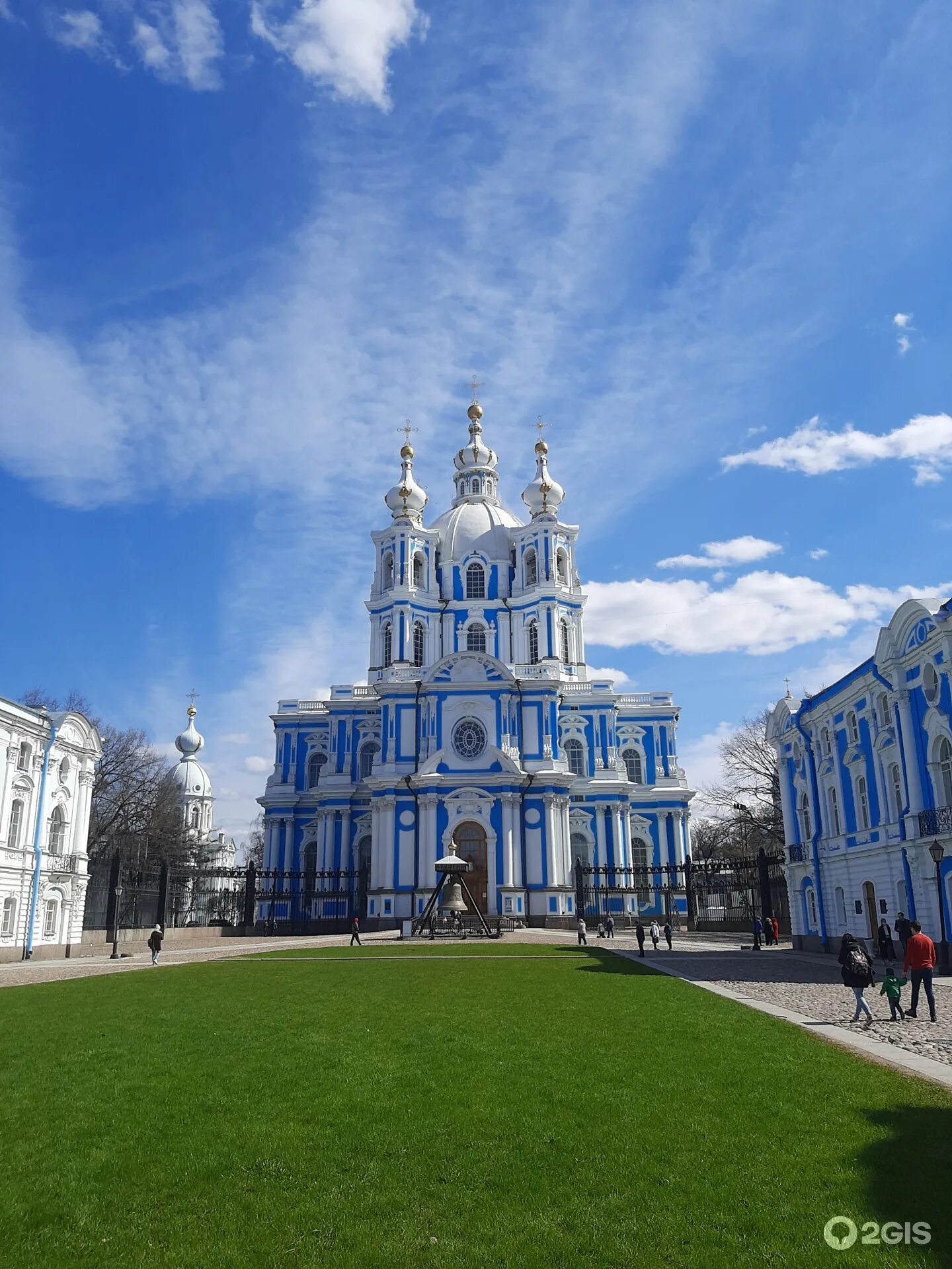 Смольный в москве. Смольный монастырь растрелли.