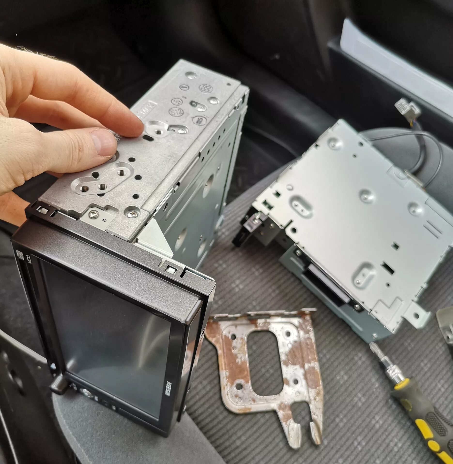 Магнитола плохо ловит. На автомагнитола плохо ловит gps.