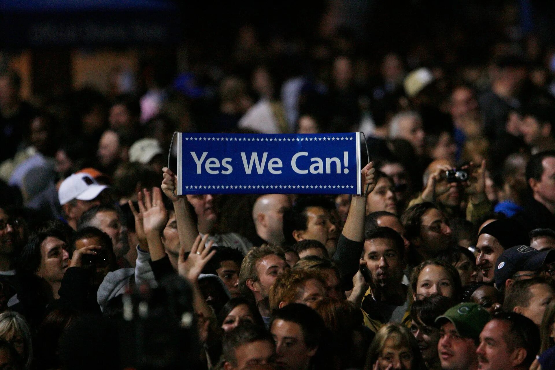 Yes we can. Барак Обама Yes we can 2008. Скандирование Yes we can Obama. Обама на встрече с избирателями Yes we can.