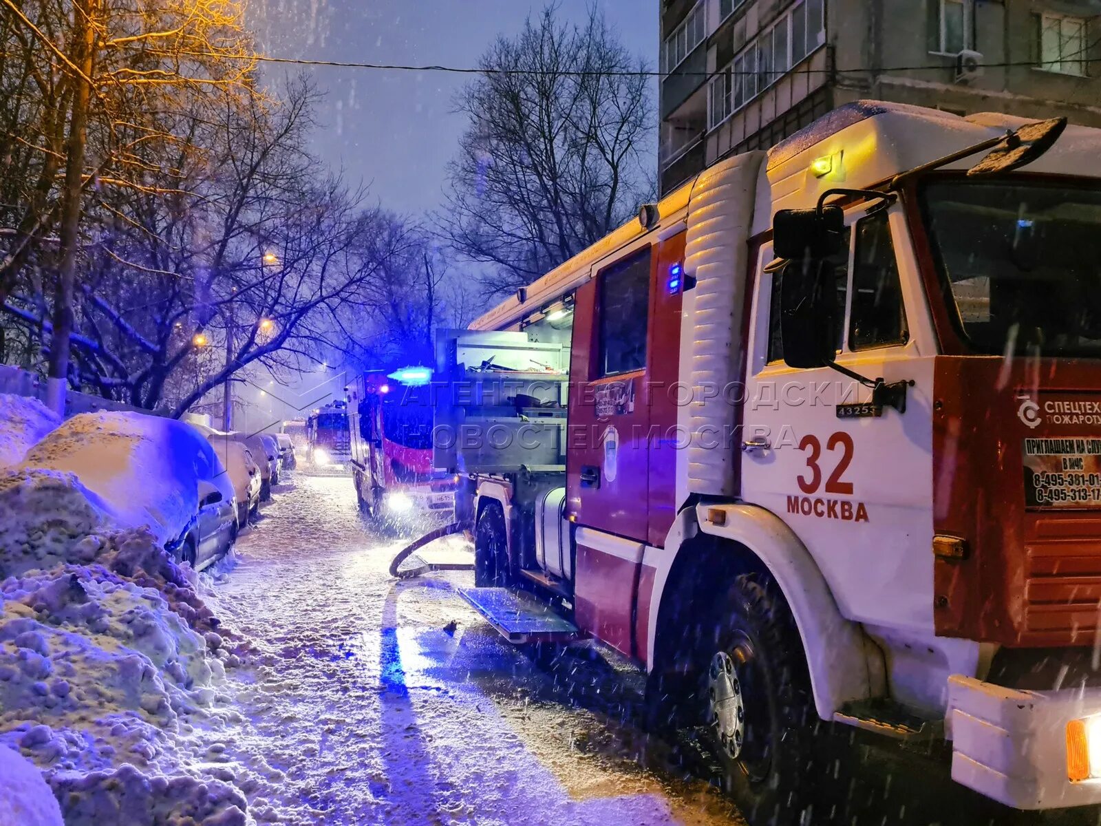 Пожар в депо зеленоград. Пожарное депо новая москва. Пожар в локомотивном депо. Пожар в домодедово. Пожар в депо зеленоград.