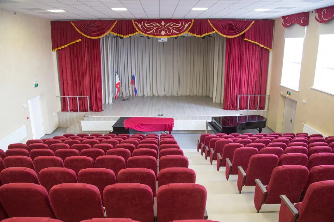 Музыкальная школа керчь им богатикова преподаватели. Улица горького симферополь. Сакская музыкальная школа. Музыкальная школа саки им богатикова. Музыкальная школа n 1 имени богатикова в керчи здание.