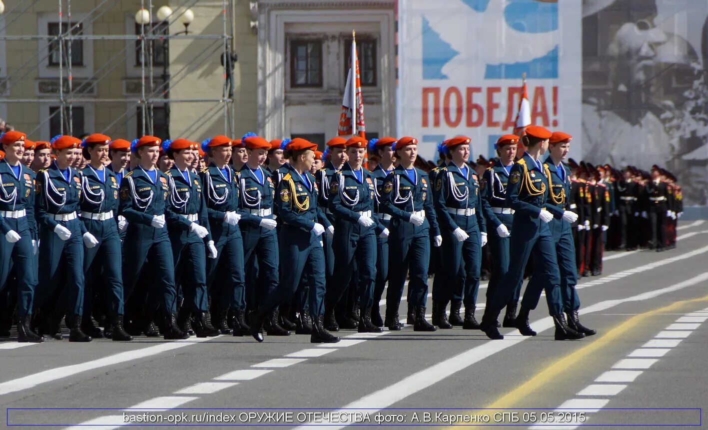 5 мая спб. Парад МЧС Питер. Парад Победы 2015 СПБ МЧС. Парад Победы АГЗ МЧС России. МЧС на параде Победы.