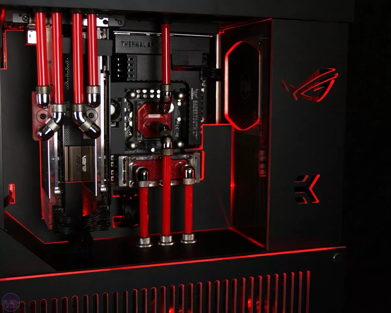 Гейм моддинг. Пк asus rog custom water. asus rog моддинг. пк с водяным охлаждением хайпер пс. asus rog компьютер 2025.