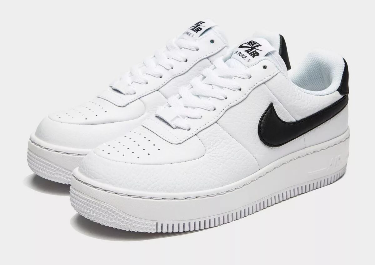 Форсы белые оригинал. Найк Эйр Форс 1. Найк АИР Форс 1 черно белые. Nike Air Force 1 белые. Найк АИР Форс 1 черные с белым.