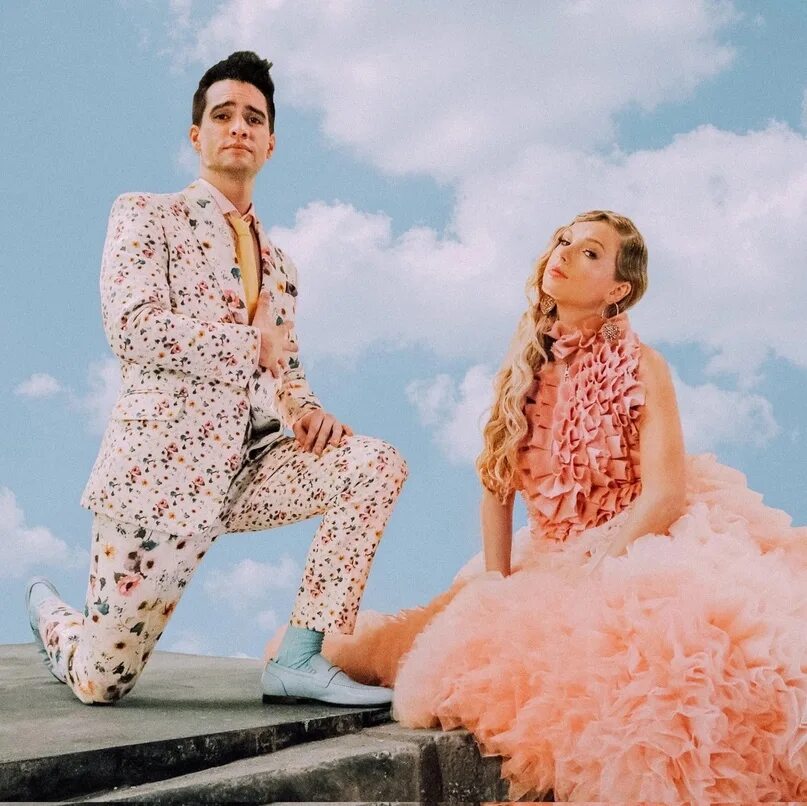 Swift ft. Taylor swift brendon urie. брендон ури и тейлор свифт. taylor swift feat. brendon urie concert. me swift benjaming.