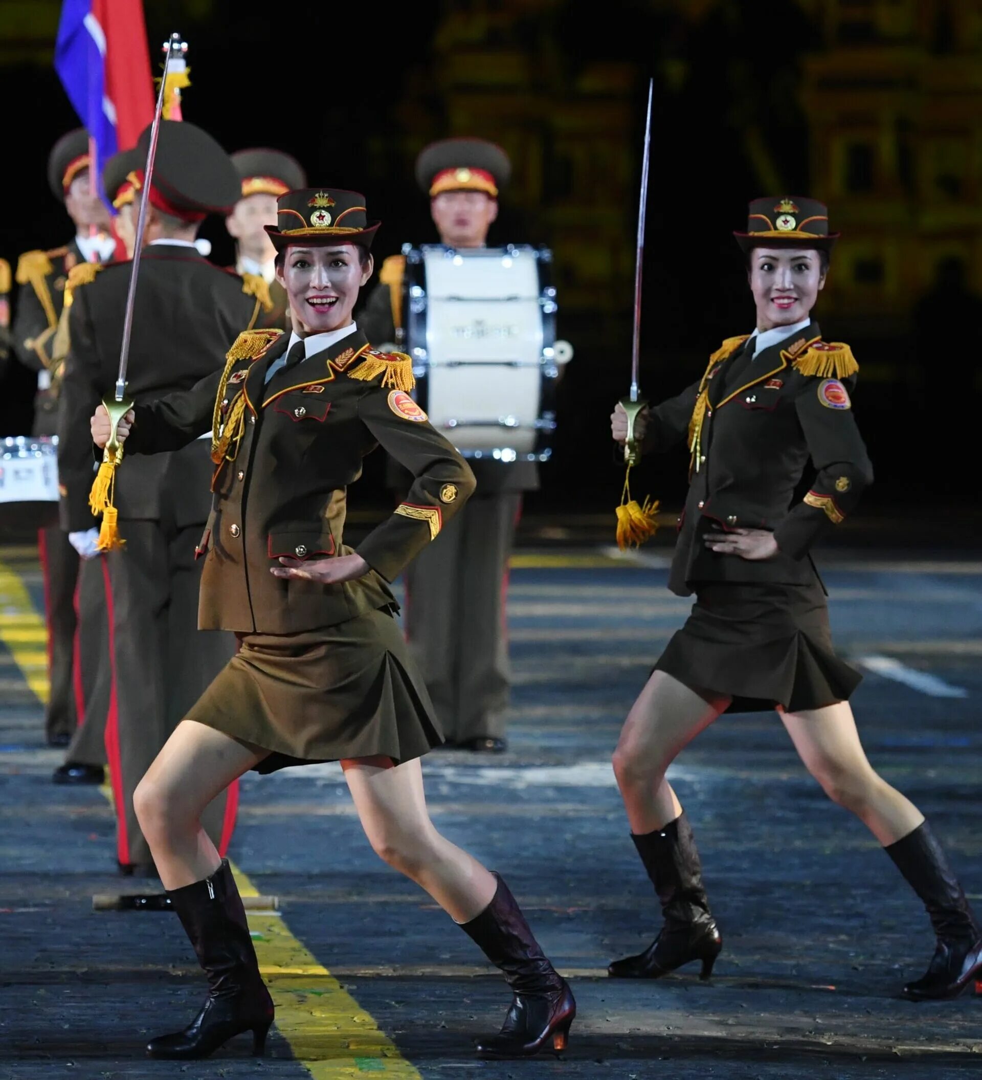 Случае параде. Военный оркестр народной армии КНДР. КНДР парад солдаток. Женский парад в Северной Корее. Северная Корея марш.