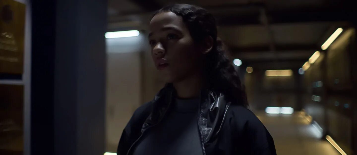 затерянные в космосе lost in space 2018. тейлор расселл сериал затерянные в космосе. затерянные в космосе сериал 2018. затерянные в космосе пугало бен адлер. джей джей филд.