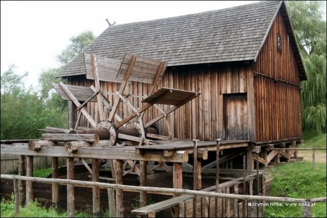 Каля млына. Каля млына. Каля млына. Скансен старинная будка. Каля млына.