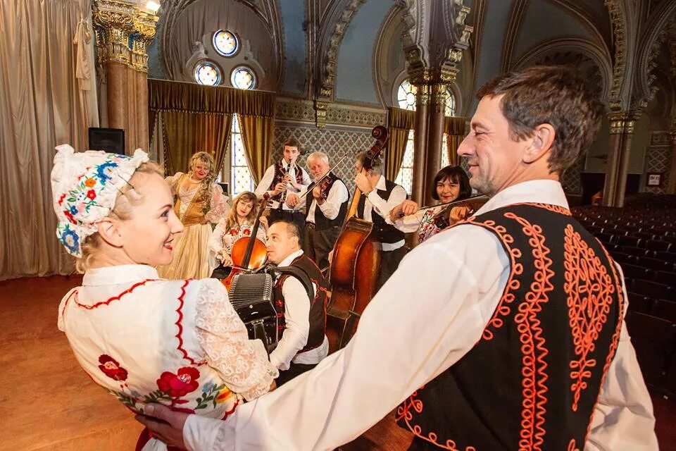 Народный танец чардаш венгрия. Венгерский танец чардаш. Венгрия чардаш. Песня венгрии. Песня венгрии.