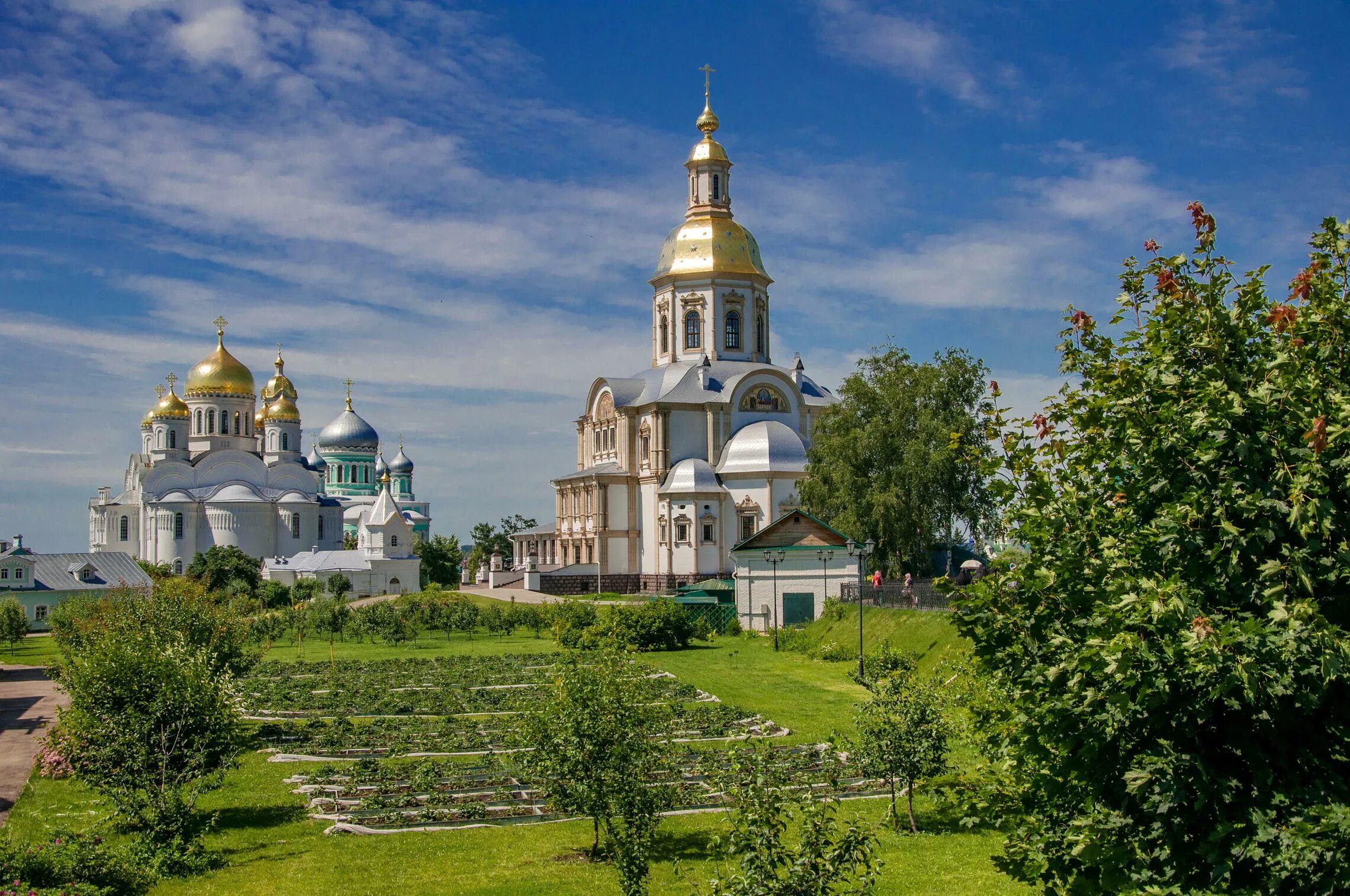 Свято троицкий нижегородская область. Свято-Троицкий Серафимо-Дивеевский монастырь. Дивеево Свято Троицкий монастырь. Свято-Троицкий Серафимо-Дивеевский женский монастырь, село Дивеево.