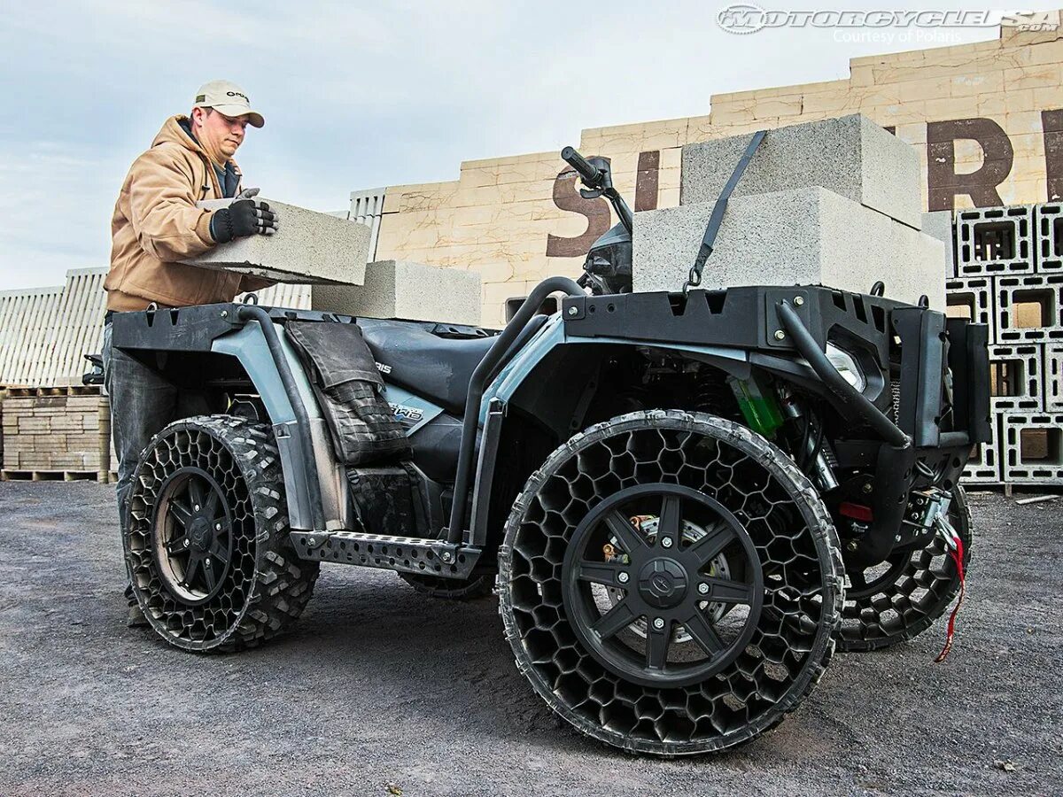 Самой большой квадроцикл в мире. Самой большой квадроцикл в мире. Yamaha grizzly 700. Брп 1000 на больших колесах. Мощный квадроцикл.