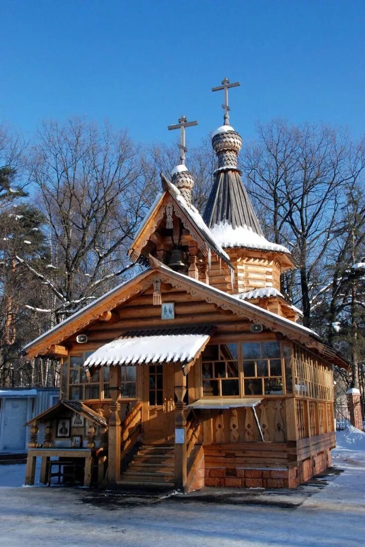 Храмы на левом берегу