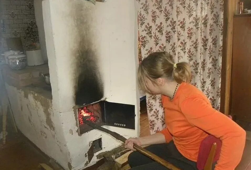 Как затопить печку в доме