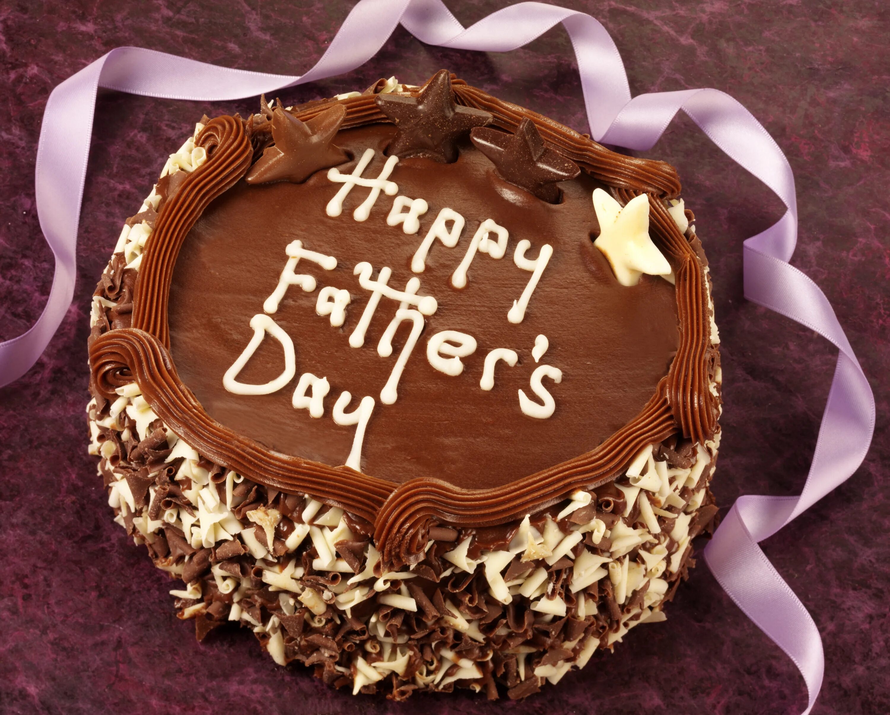 Dad make the cakes. Пирог для папы. father&#039;s day cake. father bakes a cake for mother&#039;s day.