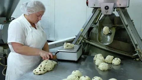 Разделка теста для хлеба