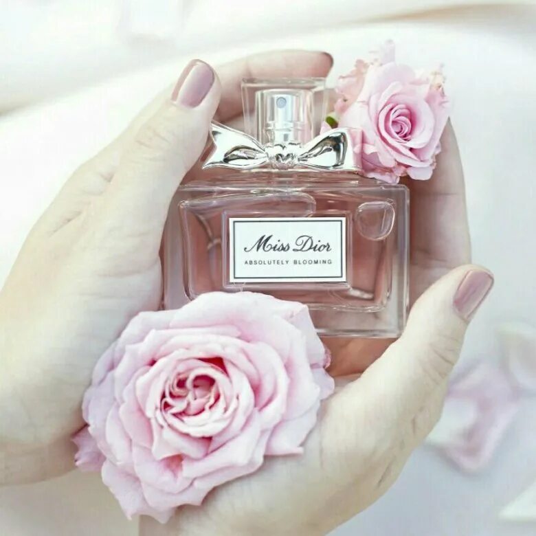 Chanel parfum pink. Оскар де ла рента ароматы. Carolina herrera ch l`eau. Самые нежные ароматы для женщин. Самые нежные ароматы для женщин.