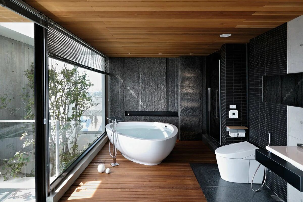 Фото современных ванн. Современная ванная. Дерево в интерьере ванной комнаты. Современная большая ванная комната. Ванная комната с деревянными элементами.
