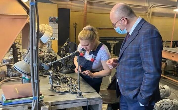 лашманский литейный завод. литейщик металлов. новочеркасский завод литейный цех. ростовский литейный завод, литье чугуна. смз плавильно литейный цех.