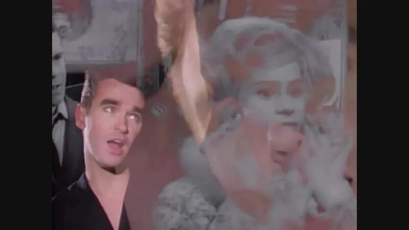 Girlfriend in a coma. Girlfriend in a coma the smiths. girlfriend in a coma the smiths слушать.