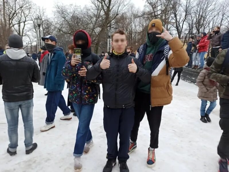 Типичный Питерский подросток. Молодежные протесты. 3 детей призовут ли