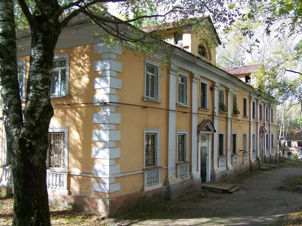 Поселок березняки тюмень. Дом березняк. Сказочный дом тюмень. Арзамас ул ленина 108 а. Арзамасе на пр.