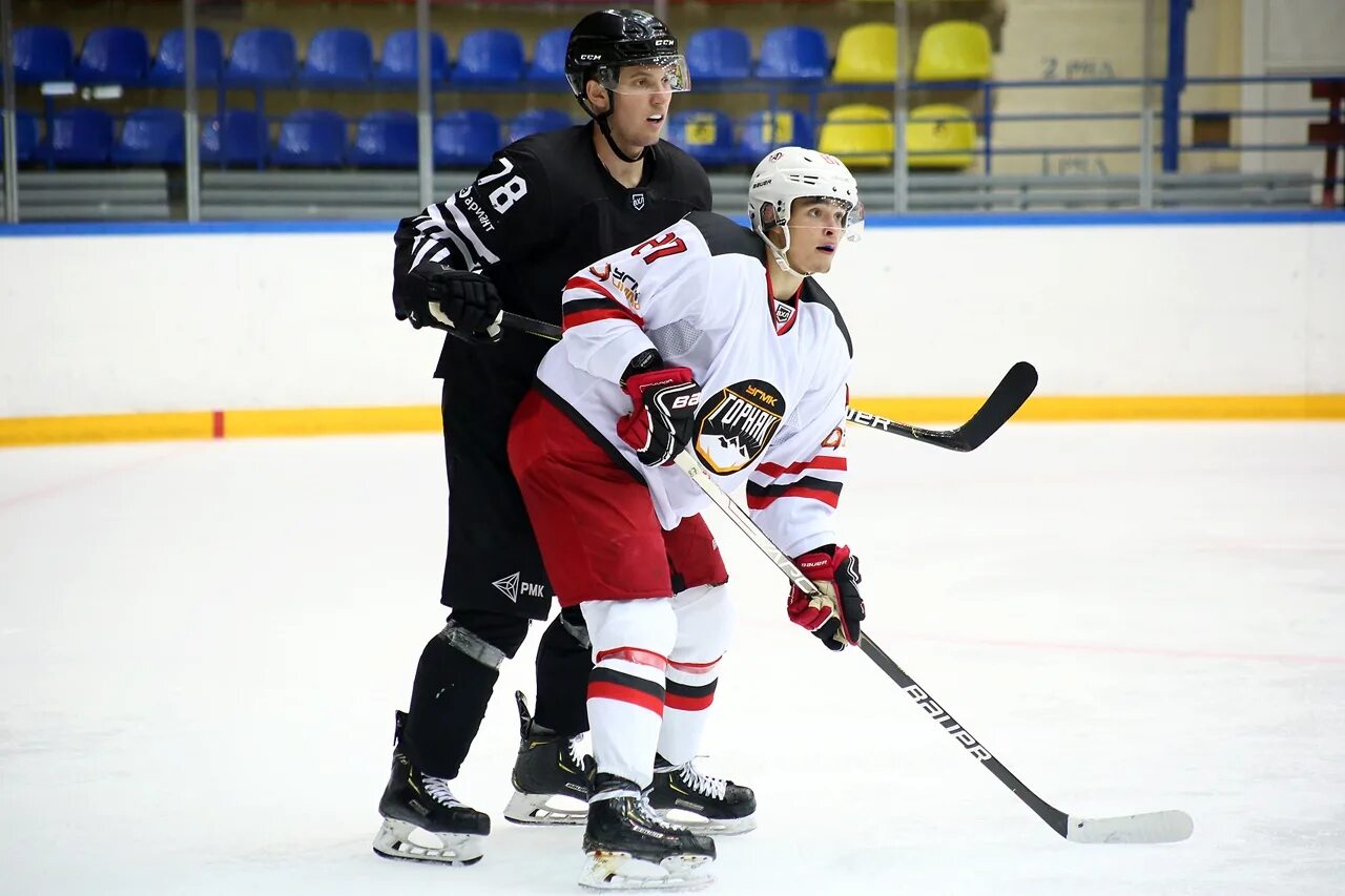 Форма горняк угмк. Горняк угмк хоккейный клуб. Тунхузин южный урал. Хк горняк угмк. Вхл горняк угмк.