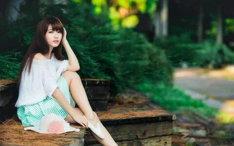 Cute Asian Girl MacBook Pro wallpapers.