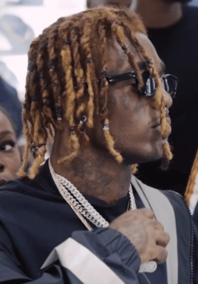 Lil uzi текста. Lil Uzi Vert. Лил УЗИ вёрт. Лил УЗИ верт прическа. Lil Uzi Vert лук.