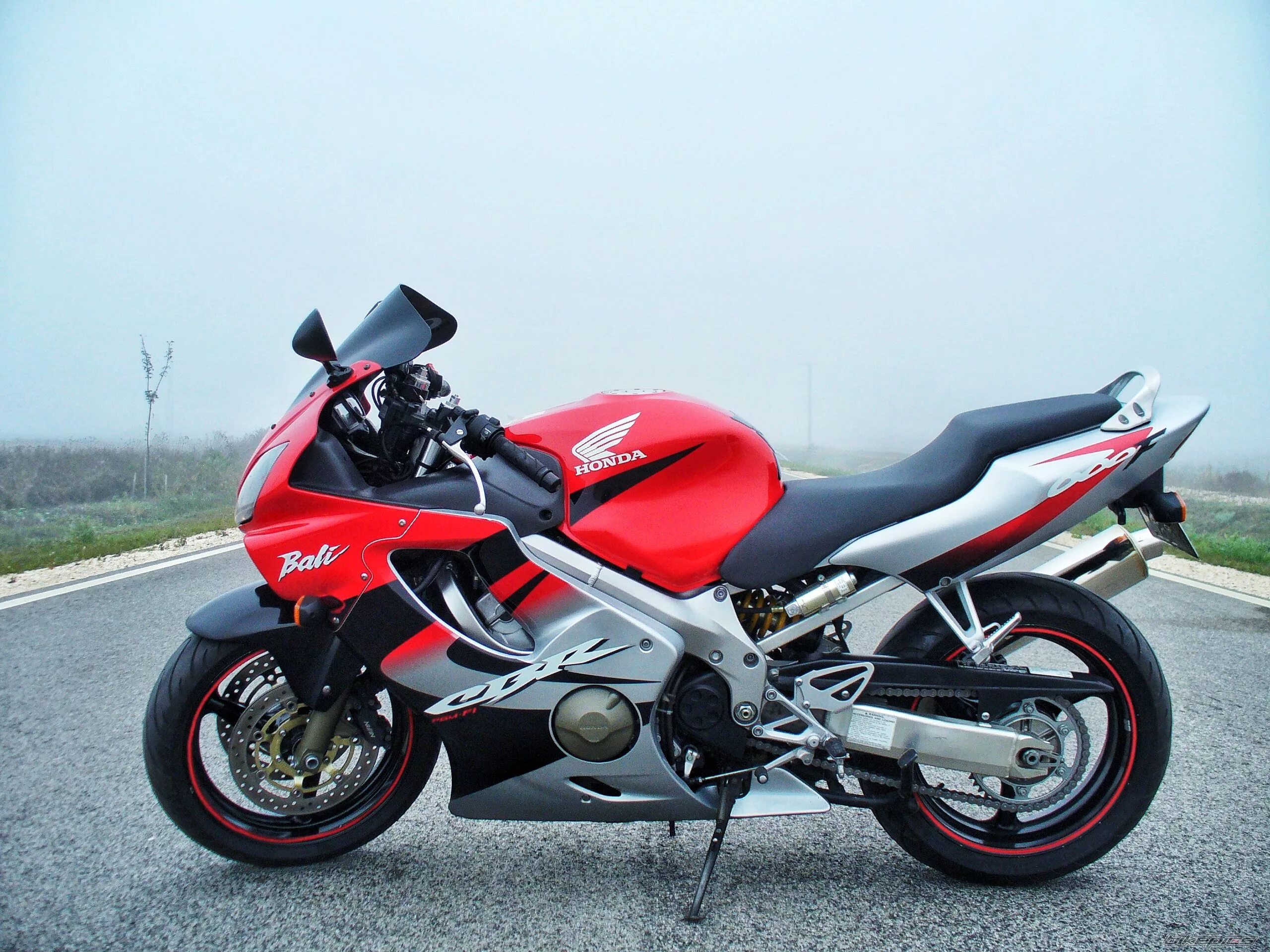 Honda CBR 600 f4. Honda f4i 600. Honda CBR f4i. Мотоцикл Honda CBR 600 f4.