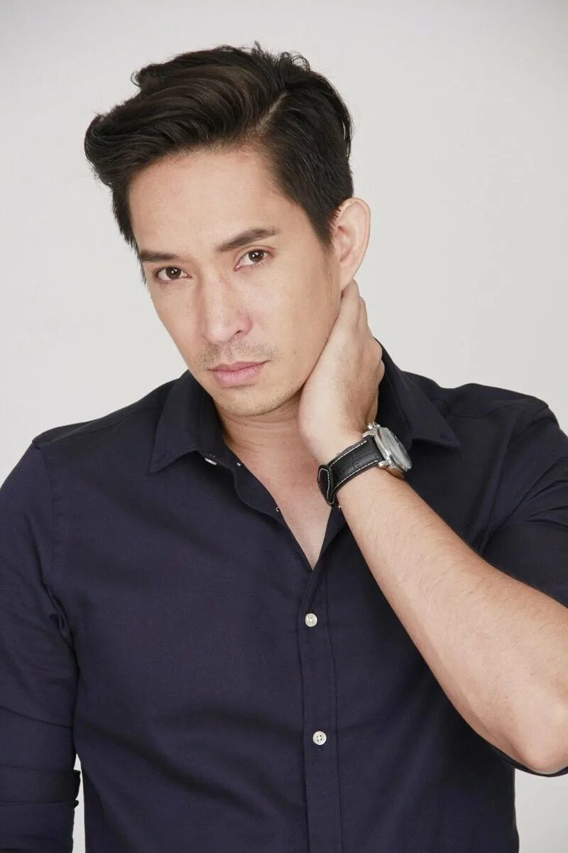 Луис актер тайланд. Луис скотт. Харбин скотт актер. Луис скотт тайский актеры. Луис скотт.