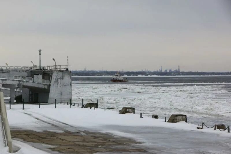 Ледоход в самаре. Ледоход на Волге Зеленодольск. Ледоход в Самаре 2022. Ледоход в Твери 2022. Волга ледоход паводок.