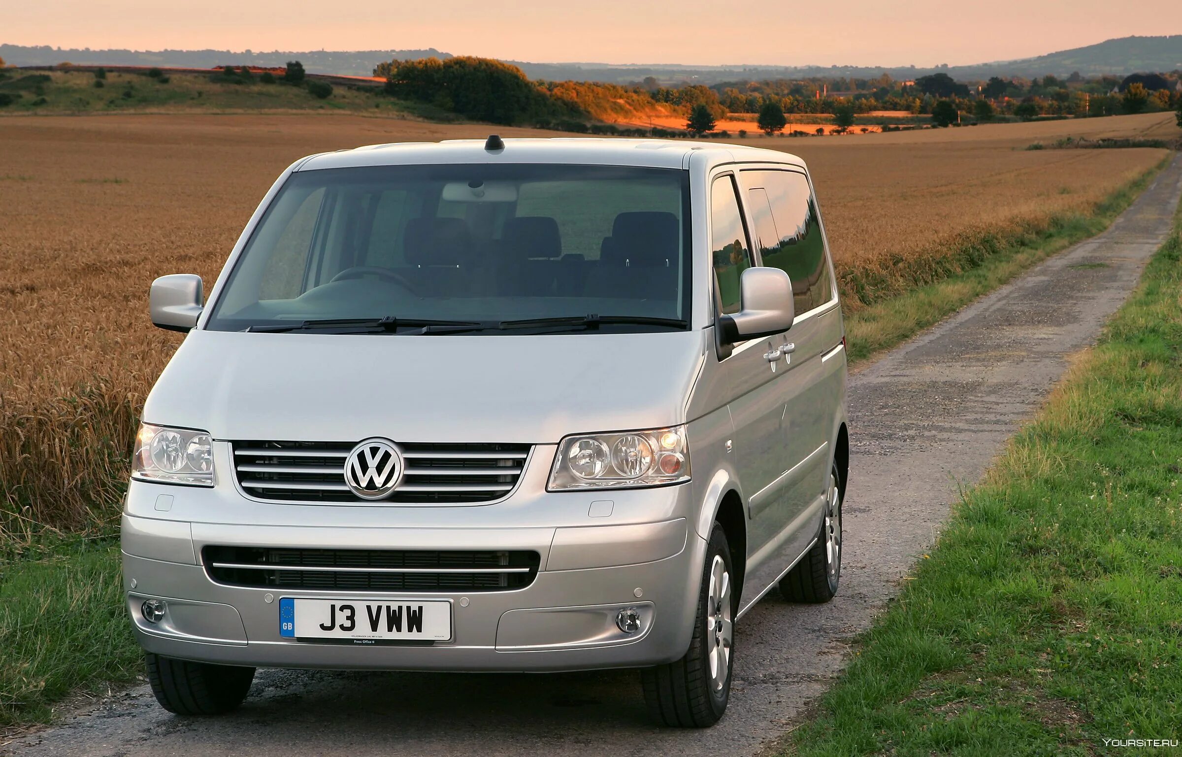 Форум volkswagen. Фольксваген Каравелла 2005. Volkswagen t5 2003. Фольксваген Каравелла 5. Фольксваген Каравелла 2003.