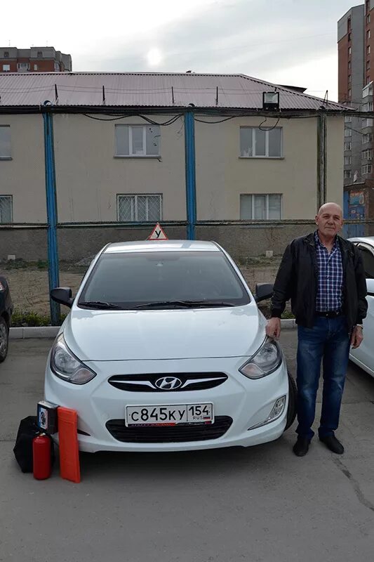 фаворит автошкола новосибирск инструктора. автошкола фаворит. автошкола фаворит находка. инструктор сергей автошкола. фаворит инструкторы.