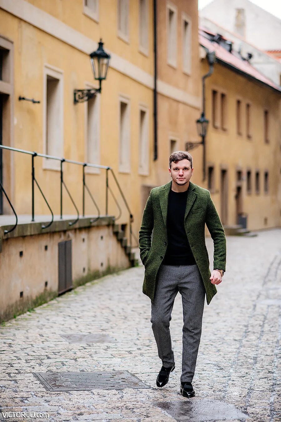 Советы как найти парня. Найди парня. Вадим погодин череповец. Красивый мальчик на улице. Фотосессия парня на улице.