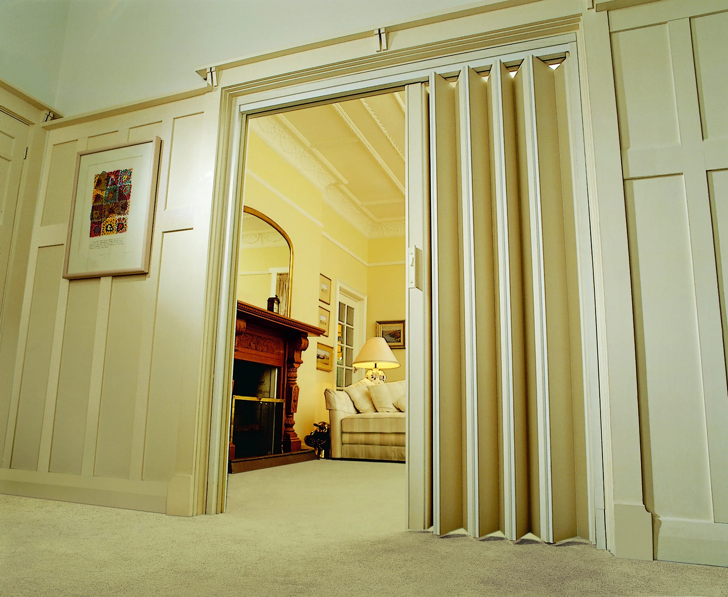 Гардеробная в спальне. Замок door lock v1733. Жалюзи для зонирования комнаты. Зонирование шторами. Защёлка дверная межкомнатная из вилки.