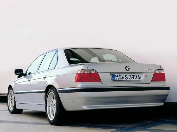 Е38 рест. Bmw 740 e38. бмв е38 740. bmw e38 740d. бмв 7 е38 740.