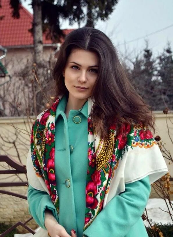 Молдаванка девушка внешность. Молдавские девушки внешность. Женщины молдаванки. Молдавский национальный костюм женский. Национальные истоки красоты.