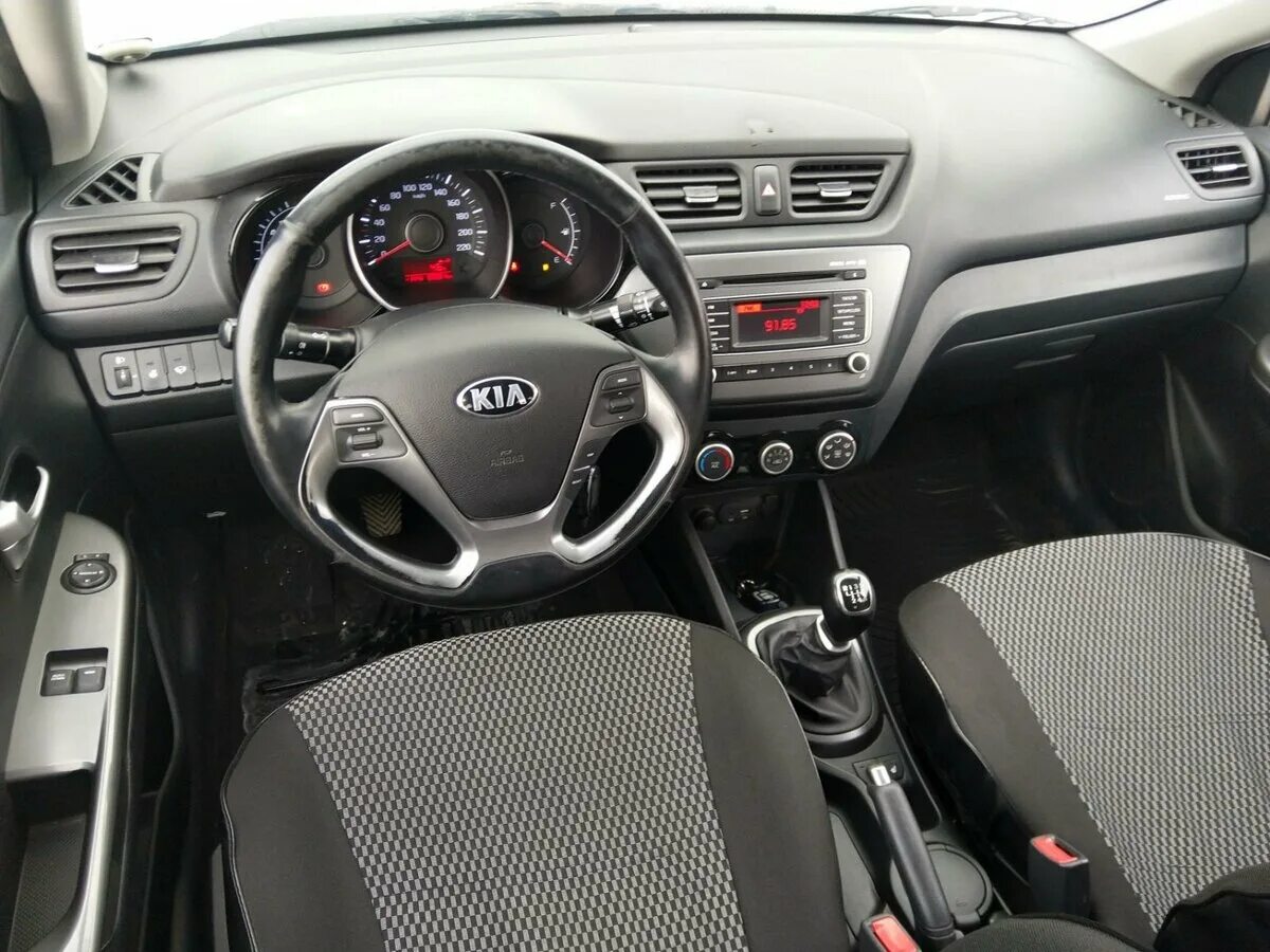 Kia Rio 3 Luxe комплектация. Киа Рио 3 Рестайлинг комплектации Люкс. Киа Рио 3 Люкс комплектация салон. Kia Rio 2013 Luxe. Киа рио 3 комплектации