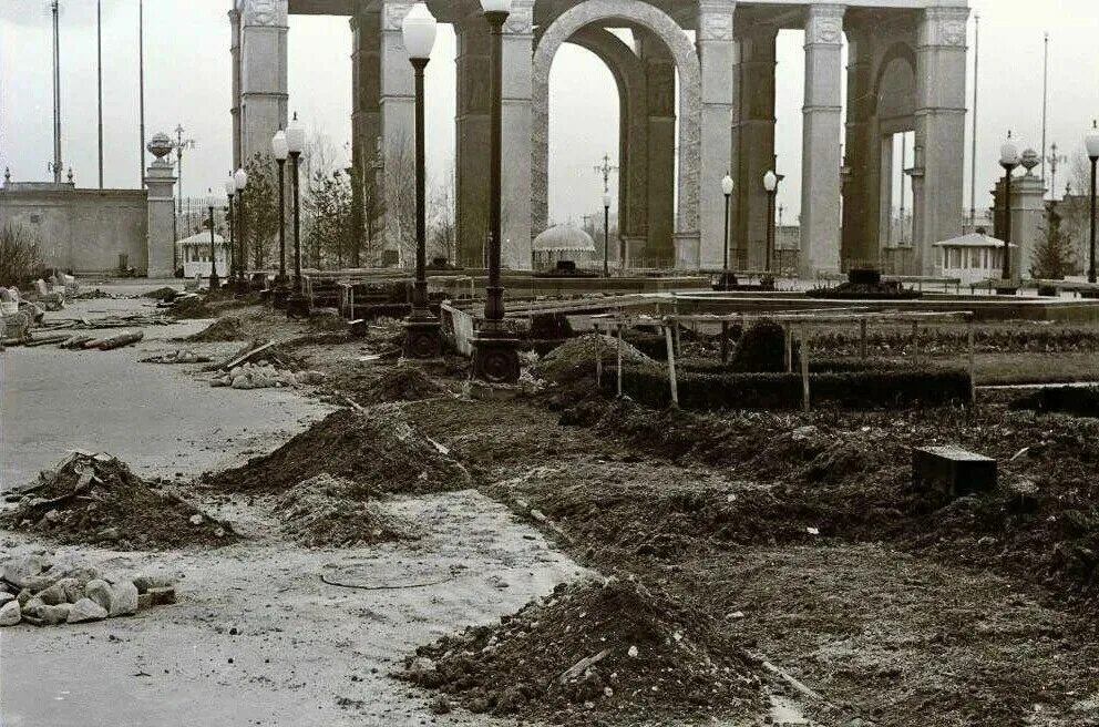 Всхв павильон механизации. Сколько строили вднх. Сколько строили вднх. Сколько строили вднх. 1965 вднх павильон космос.
