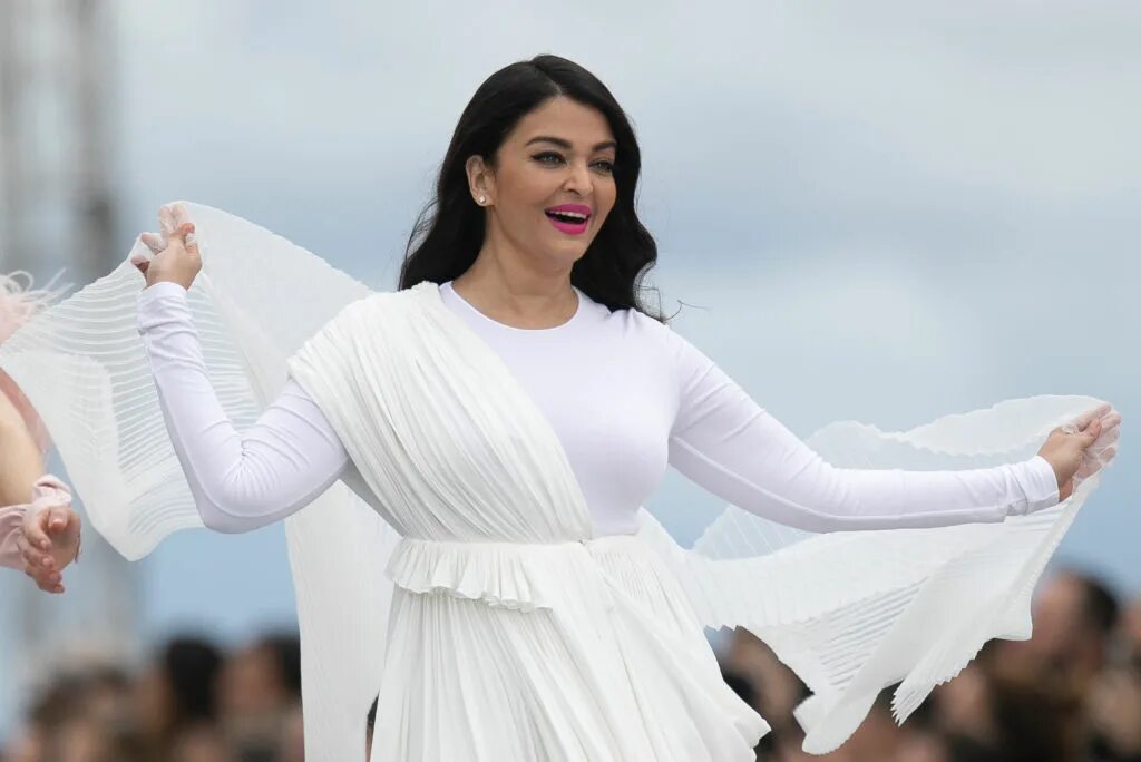 Как сейчас выглядит айшвария рай. Aishwarya rai 2022. Айшварья рай 2021. Айшвария рай 2021. Айшвария рай баччан.