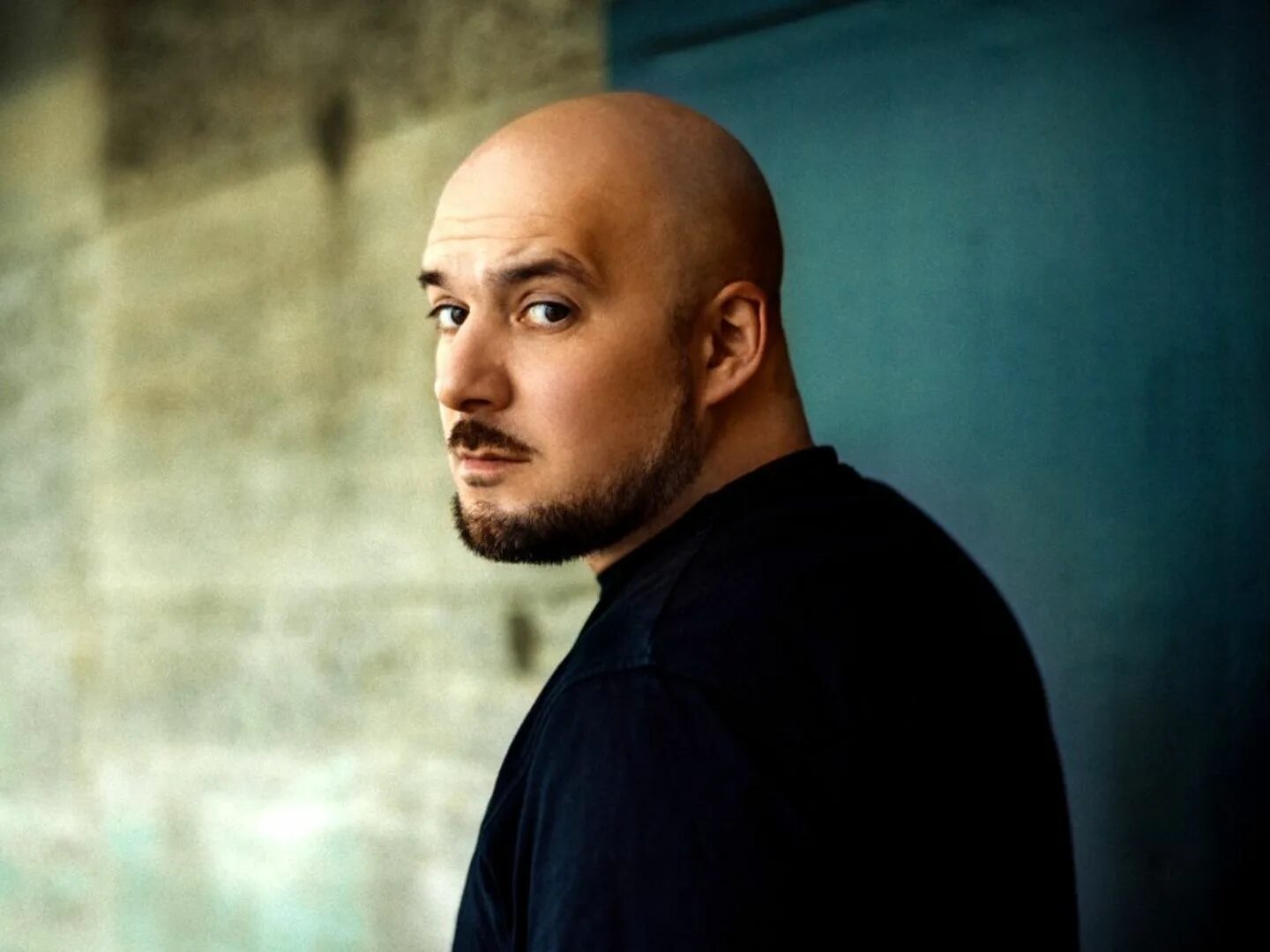 Немецкий рэп исполнители. Kool savas. Kool savas чёрно белое фото. Kool savas немецкий рэпер. Рэп.