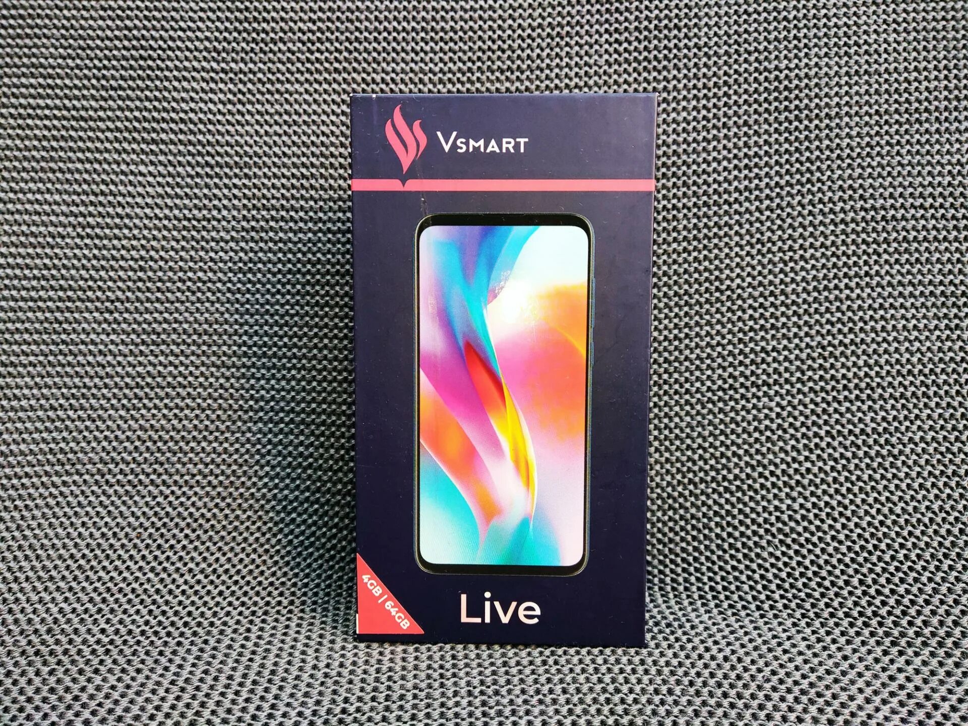 Vsmart live. Смартфон Live 4/64gb. Вьетнамский смартфон Smart. Vsmart Live 4pda.