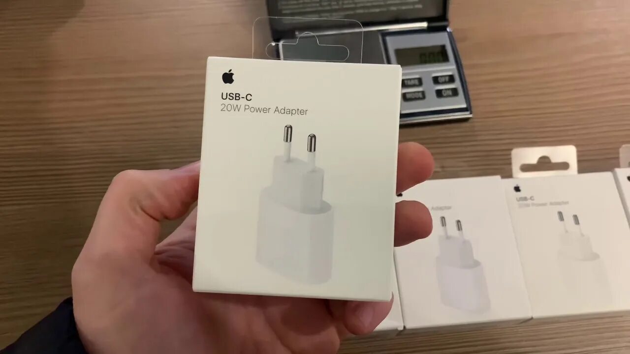 Блок 20w оригинал. Оригинальный адаптер apple 20w как отличить. как отличить оригинальный адаптер apple 20w от подделки. как отличить оригинальную зарядку 20w от подделки. как отличить оригинальный блок питания iphone от подделки 20w.
